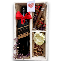 Кутија со виски „Празнични честитки“ - Новогодишен подарок